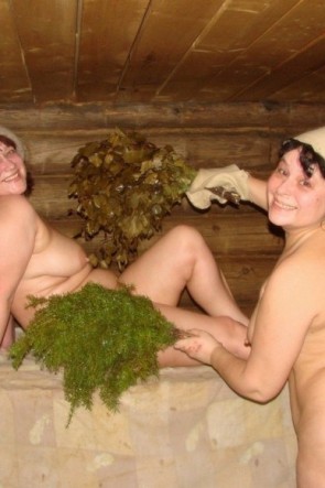 Нудистов парятся в бане (80 фото)