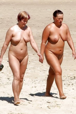 Пожилые толстушки прогулка по пляжу ххх (86 фото)