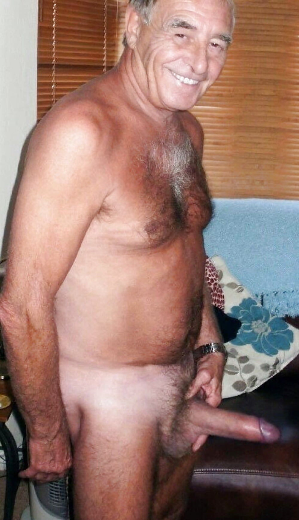голые пожилые дедушки фото 32