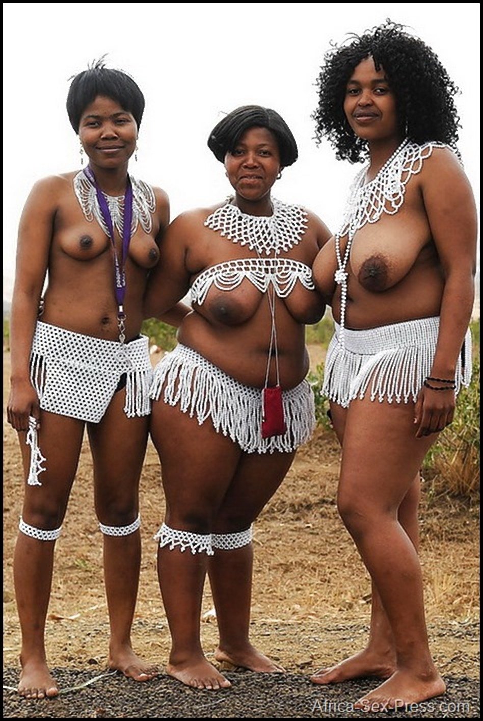 Голые белые женщины среди голых аборигенов (68 фото) .