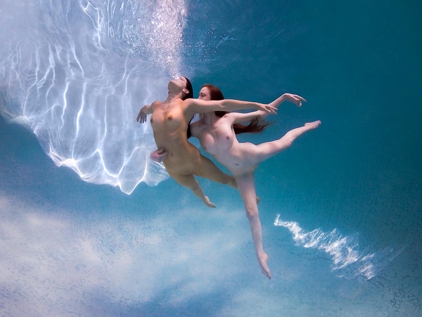 Порно прыжки в воду голыми с высоты (75 фото) .