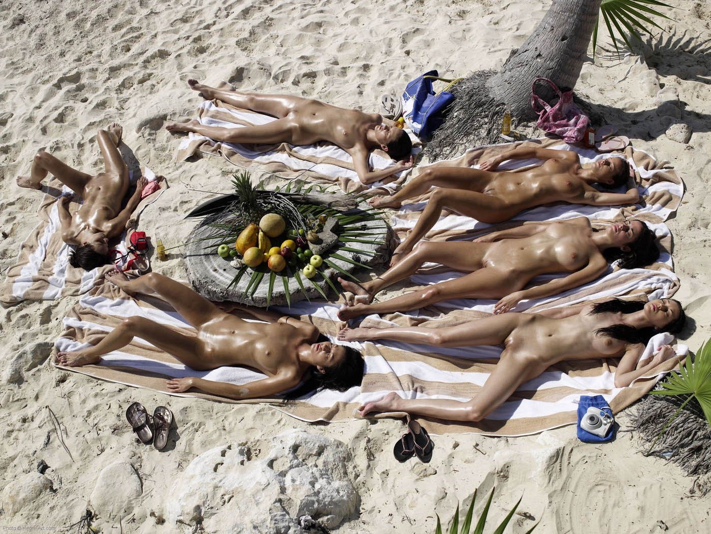 эротика на пляжах европы фото 4