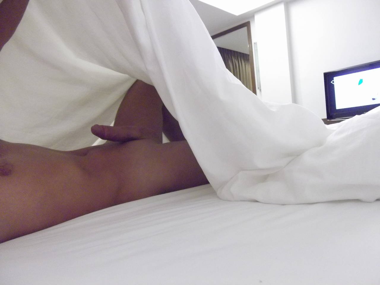 Порно Пися Под Одеялом