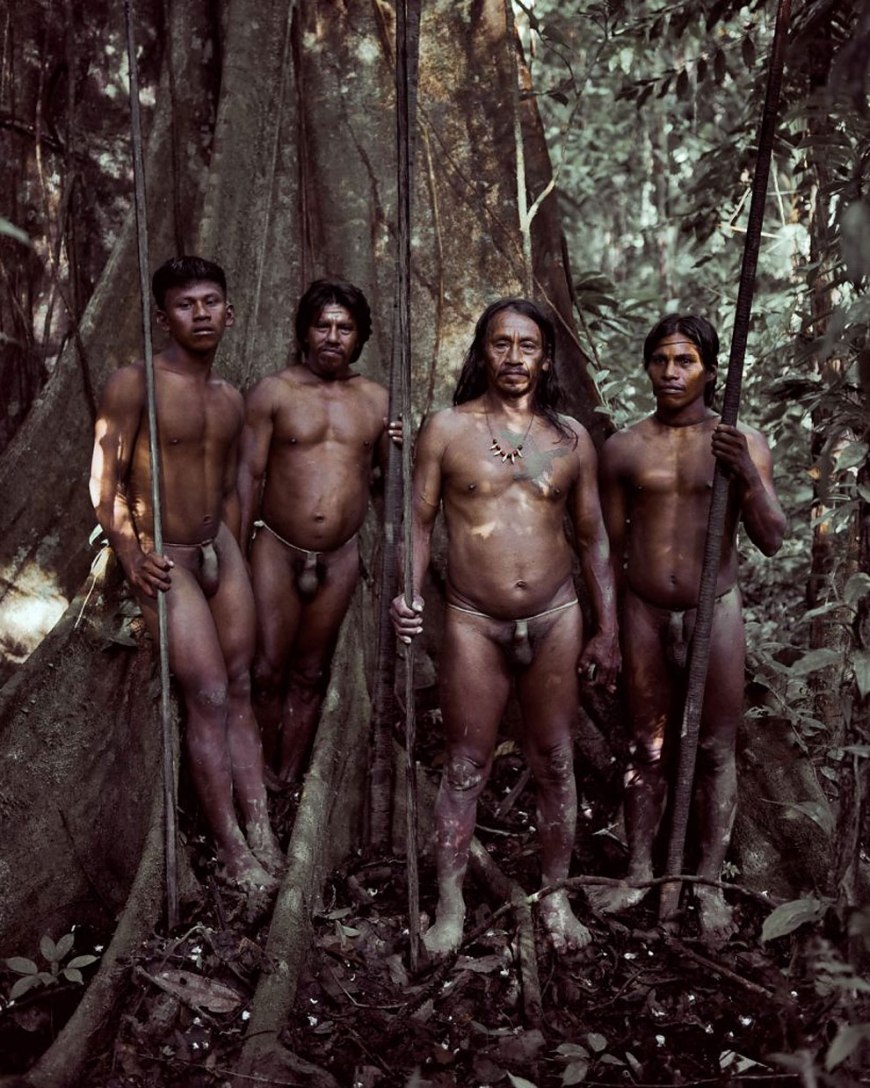 голые женщины диких племен фото