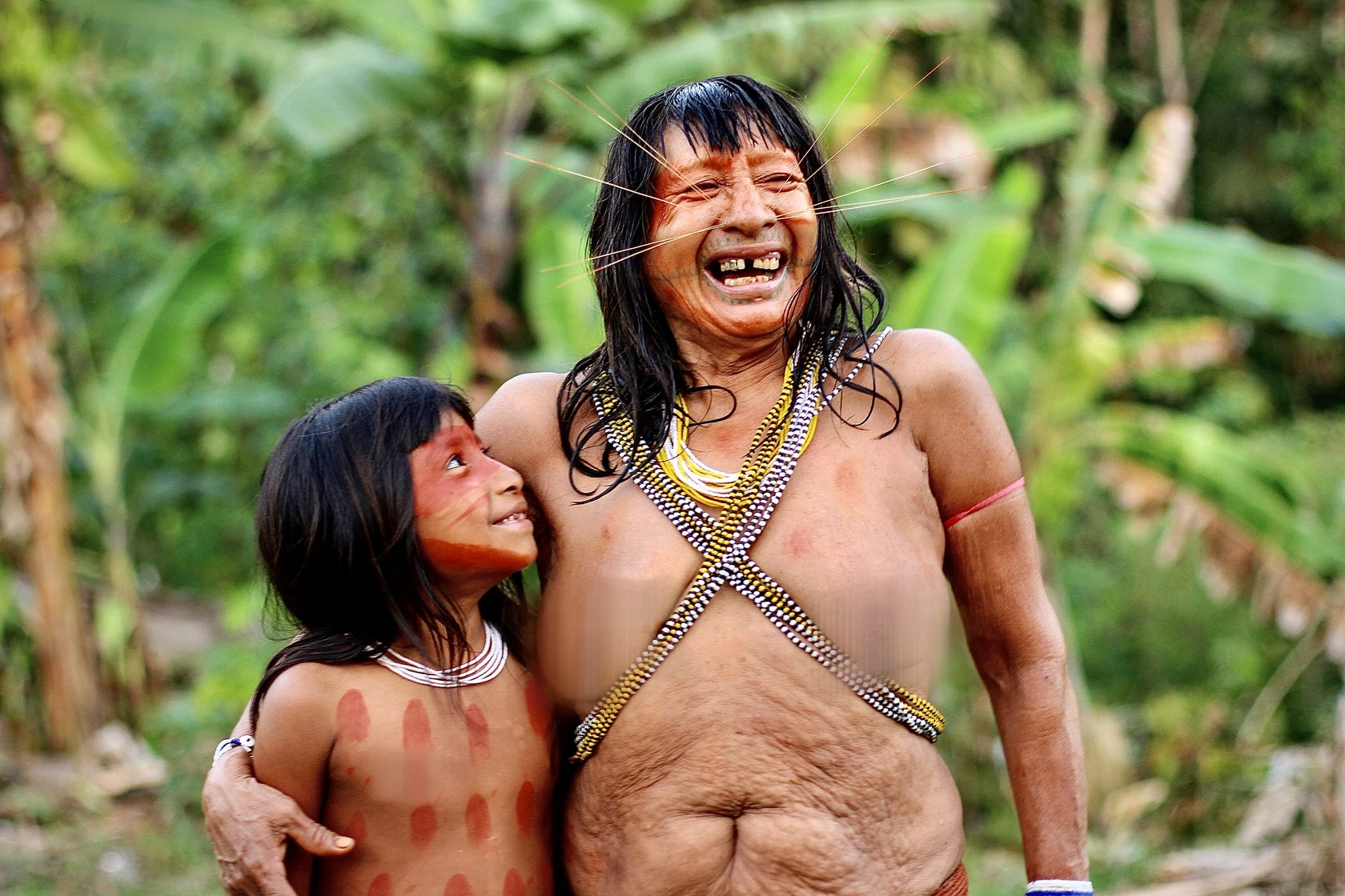 Женщины из  племени с обнаженными сиськами  (15 фото эротики)