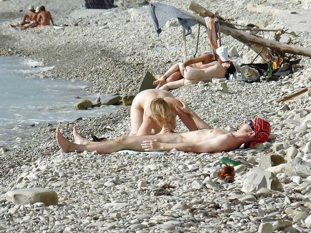 Секс На Нудистском Пляже В Крыму