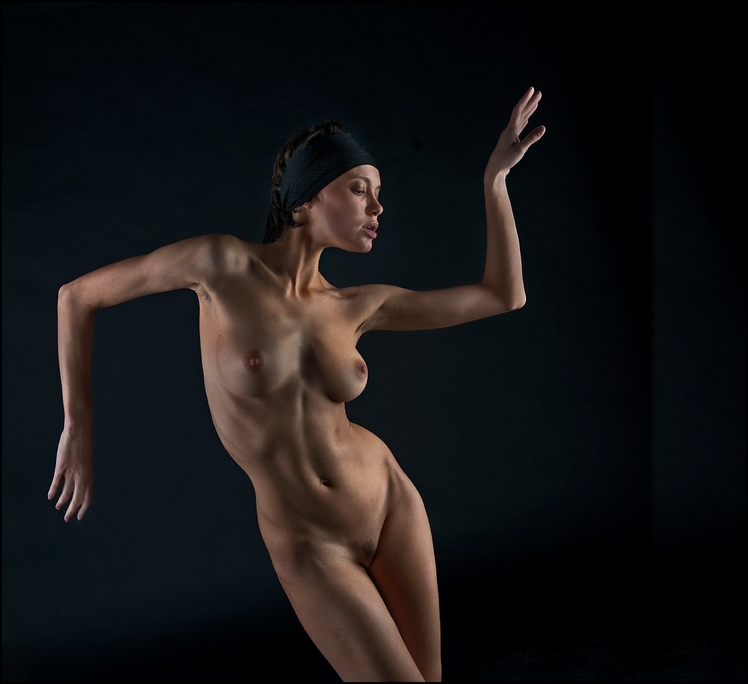 бесплатно голый женщина танец фото 38