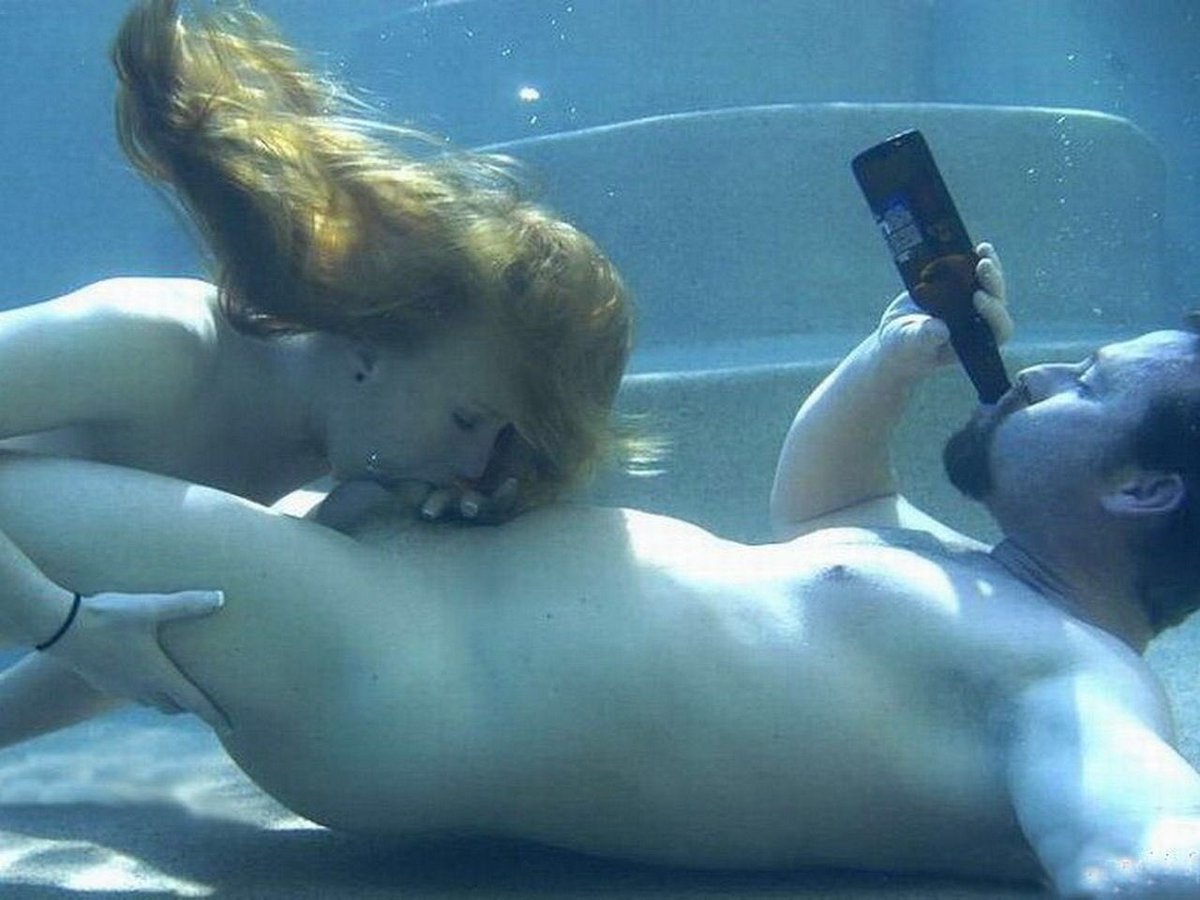 Порно и эротика - Голые девушки с голыми мужиками под водой (60 фото) .