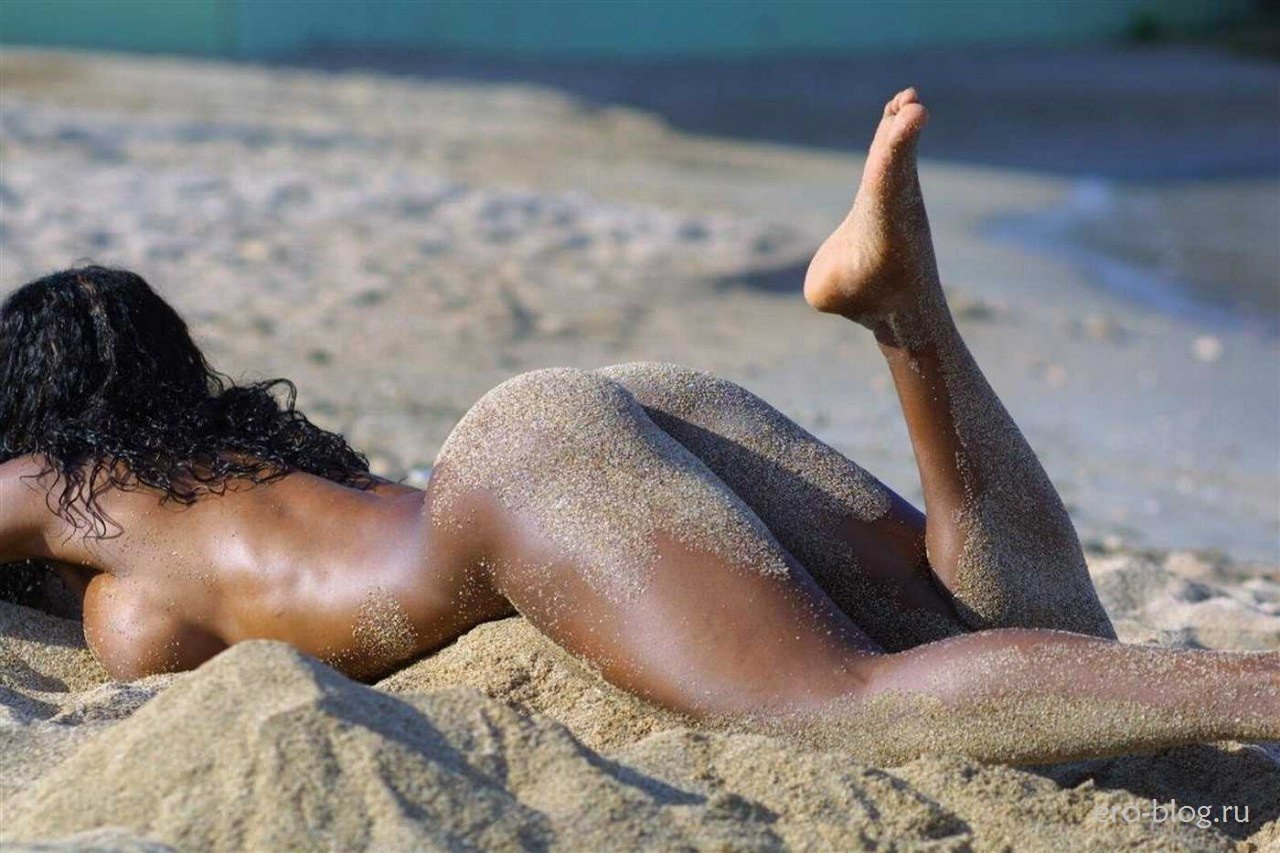 Секс на публичном пляже в Испании