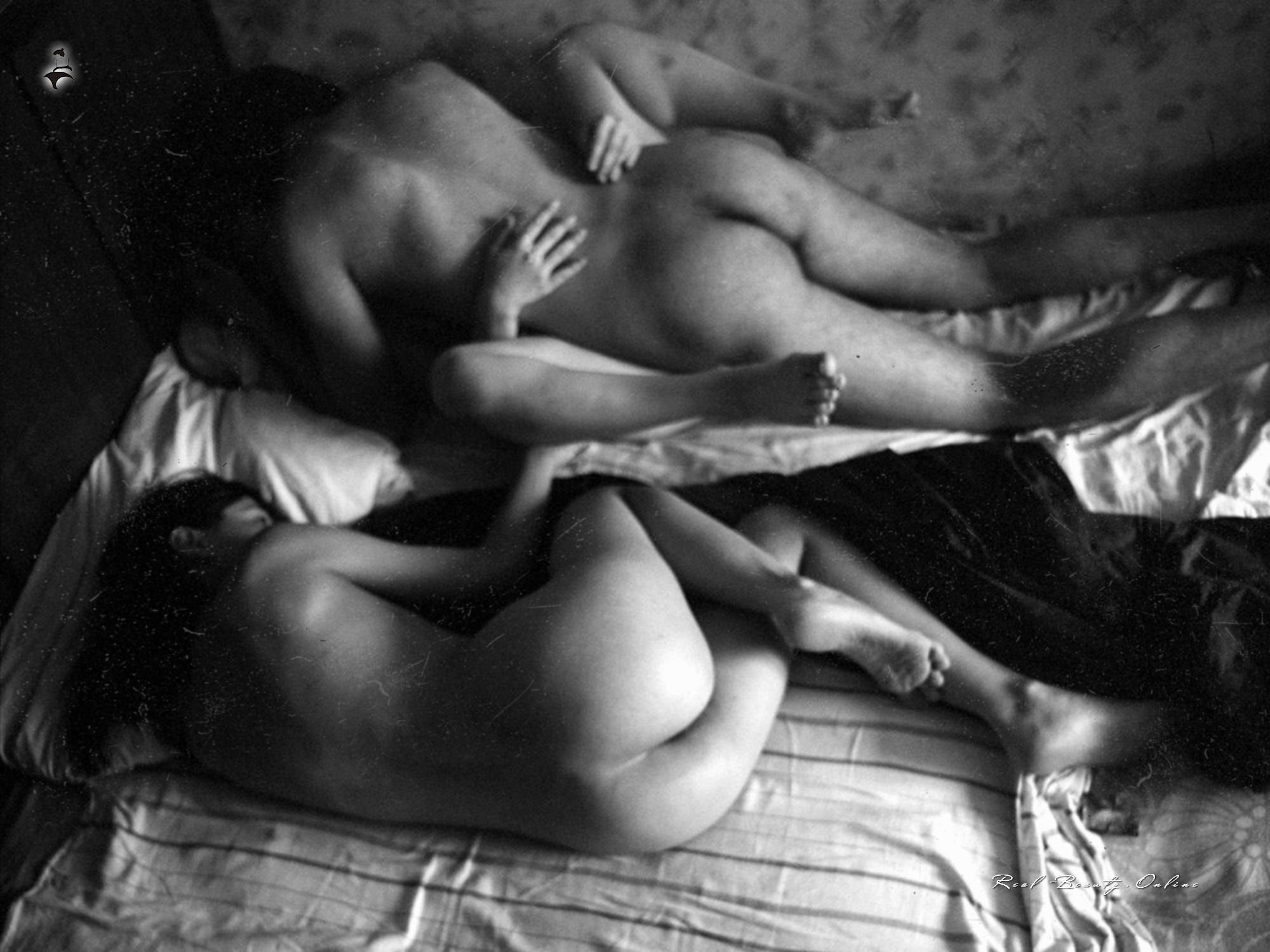 женщины спят с мужиками голыми фото 78